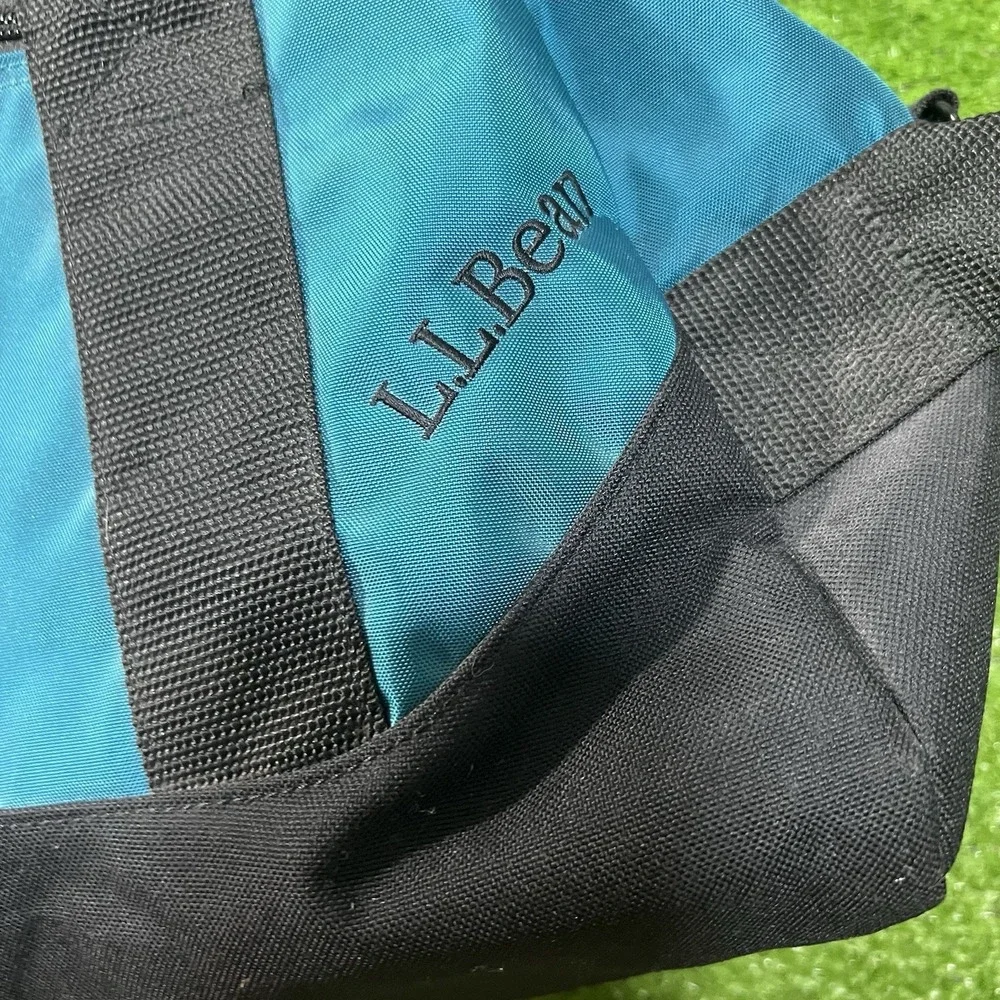 Vintage L.L. BEAN Duffle Bag Heavy Canvas Gym Bag Travel Carry On Weekender.